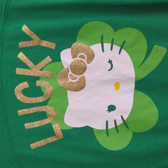 Hello Kitty St. Patrick's Day By Sanrio Junior's S (3/5) Short Sleeve Top VNeck - Picture 2 of 4